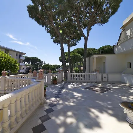 Azzurra Hotel 3*